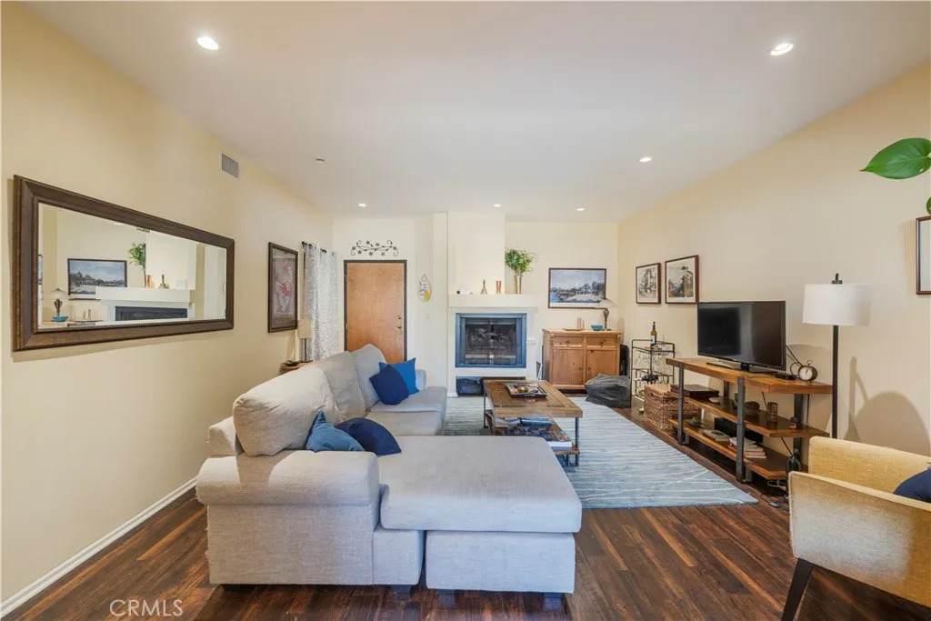 https://bt-photos.global.ssl.fastly.net/sandiego/orig_boomver_1_306671638-1.jpg