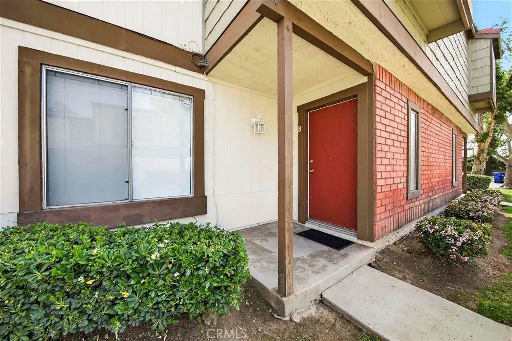1218 Cypress Avenue - Photo 1