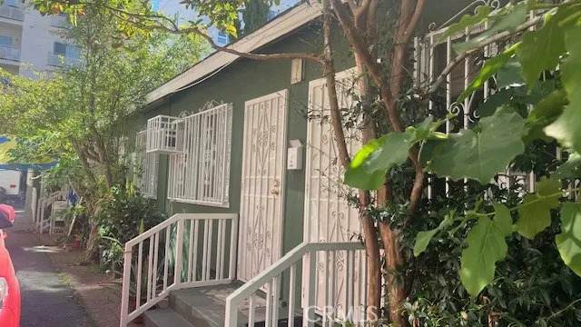 1028 Kenmore - Photo 1
