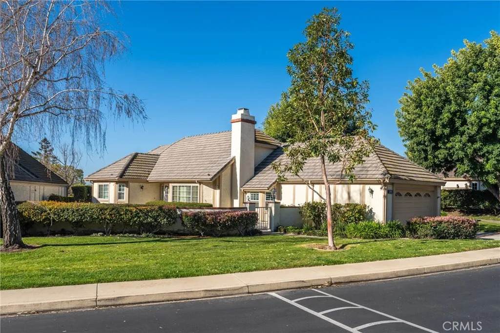 2193 Lorraine - Photo 1