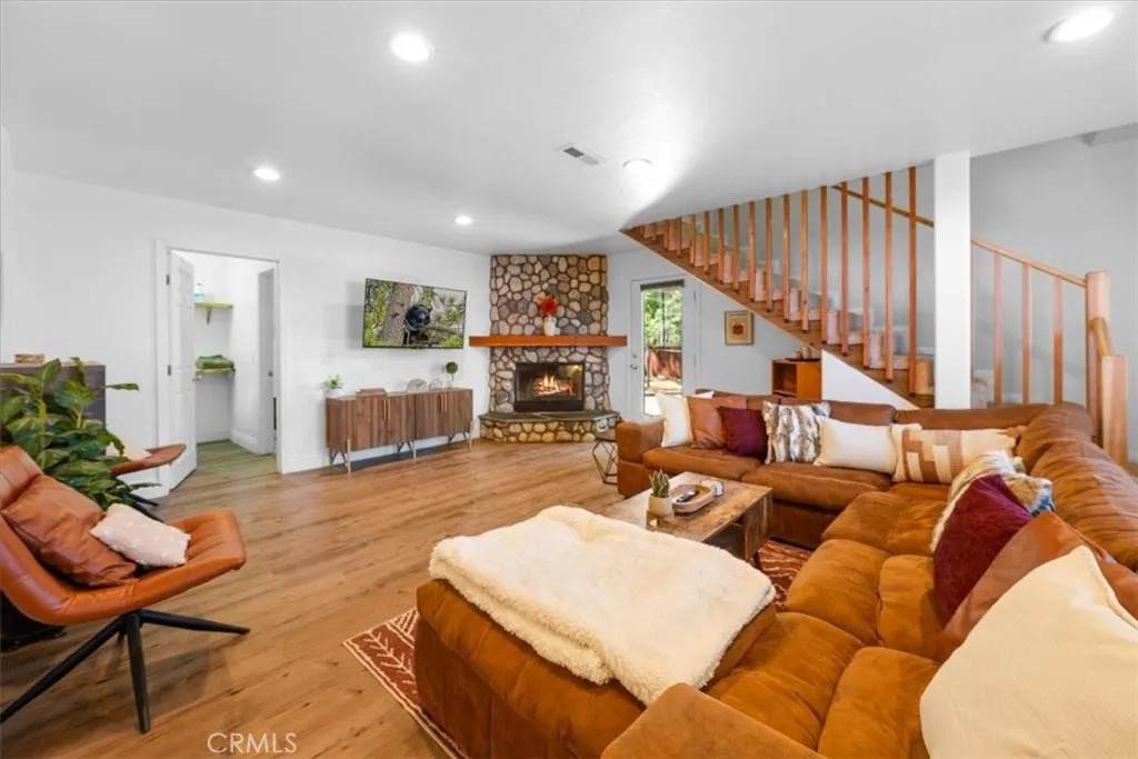 39965 Hillcrest - Photo 1