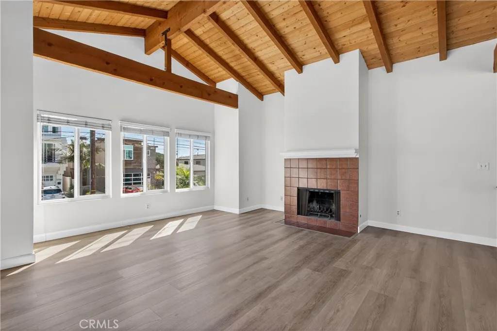 1737 Herrin - Photo 1