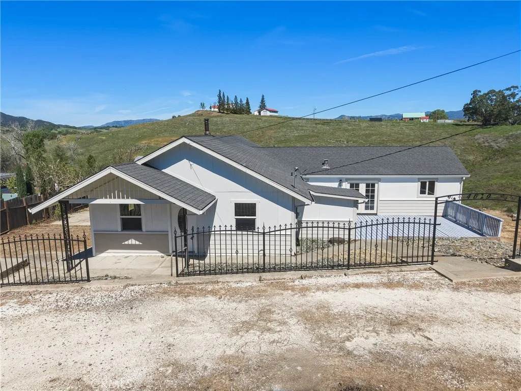 4629 Hill Road - Photo 1