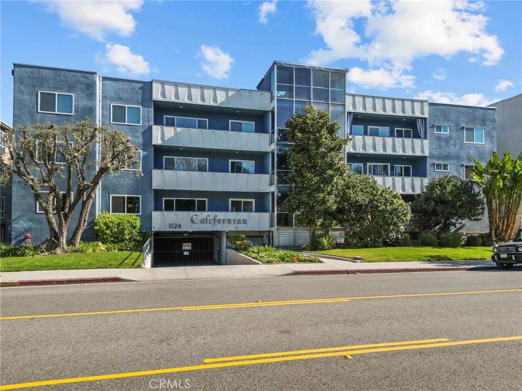 1126 Central - Photo 1