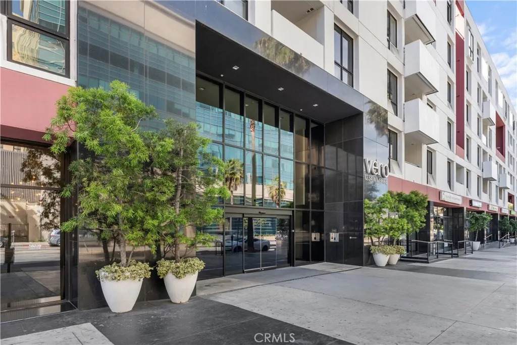 1234 Wilshire Boulevard - Photo 1