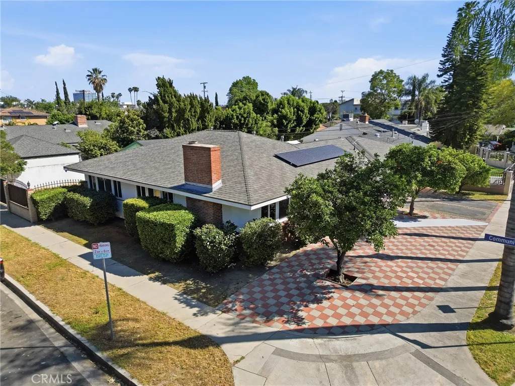 8344 Saloma - Photo 1
