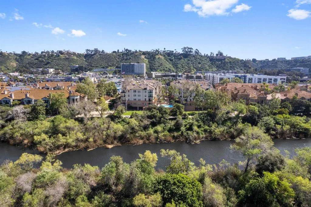 680 Camino De La Reina - Photo 1