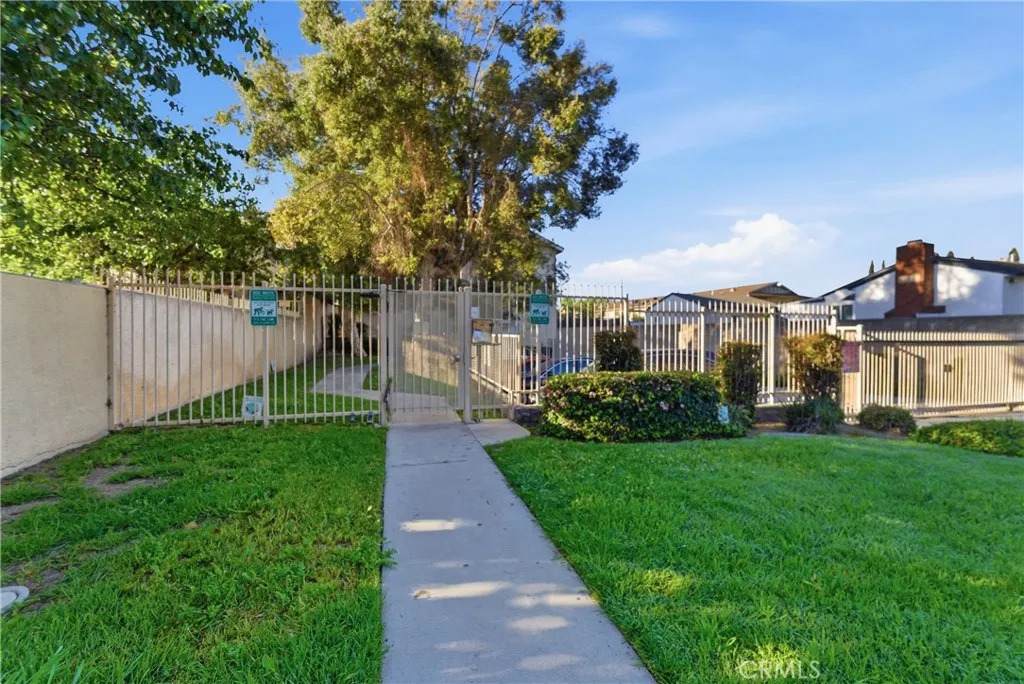 9200 Palm Street - Photo 1