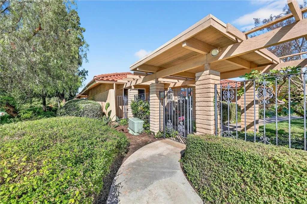 959 Pine - Photo 1