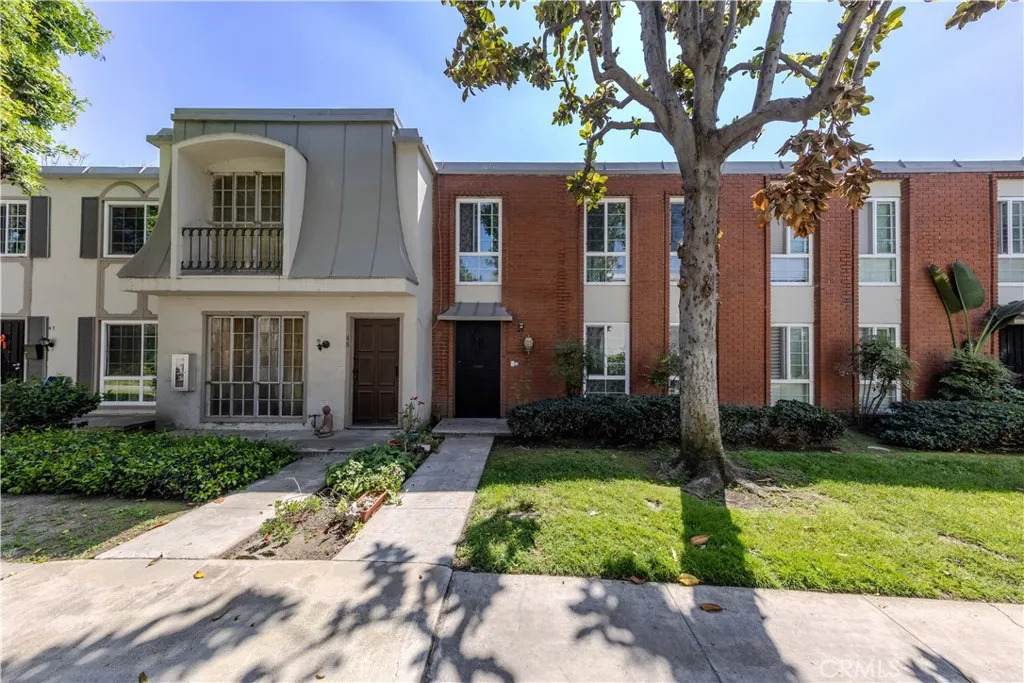 1800 W Gramercy Ave - Photo 1