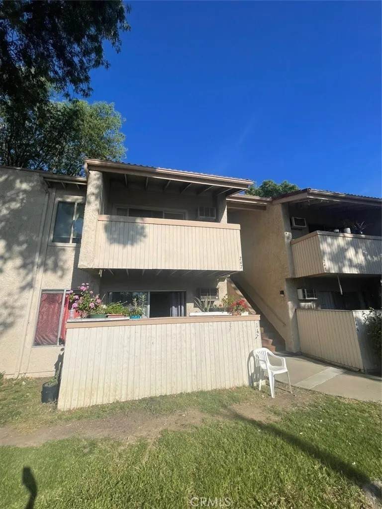 5800 Kanan - Photo 1