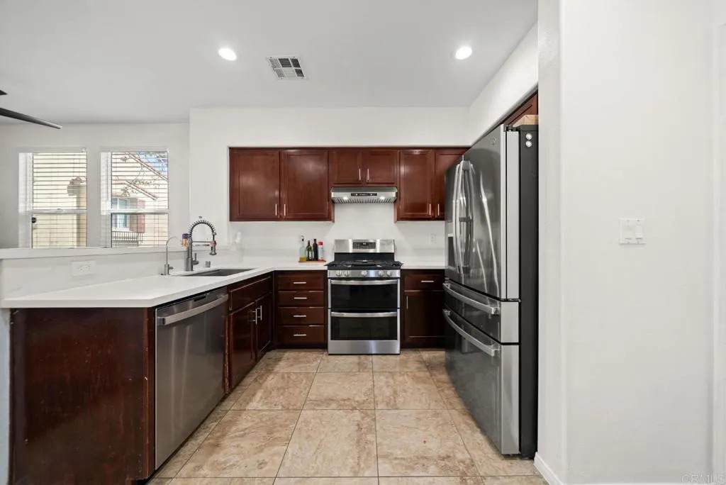 4300 Newton Avenue - Photo 1
