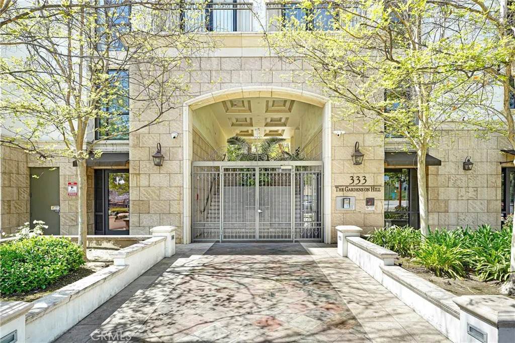 333 Hill Avenue - Photo 1