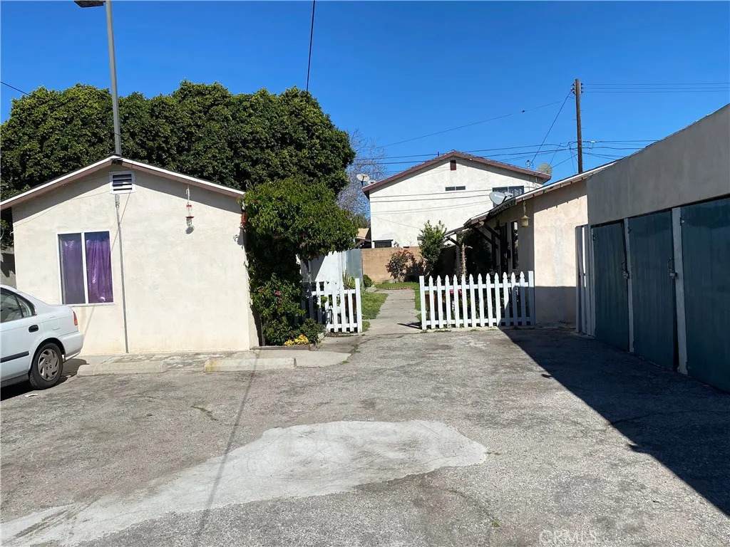 515 Anaheim - Photo 1