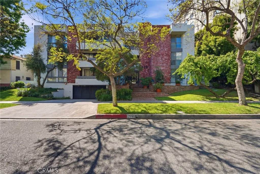 429 Oakhurst Drive - Photo 1