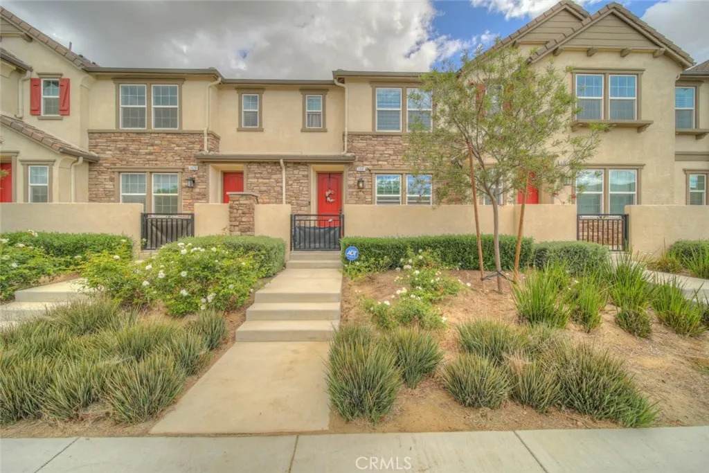 3981 Huntington - Photo 1
