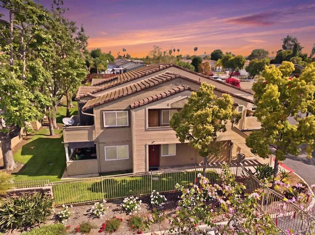 5004 Los Morros Way - Photo 1