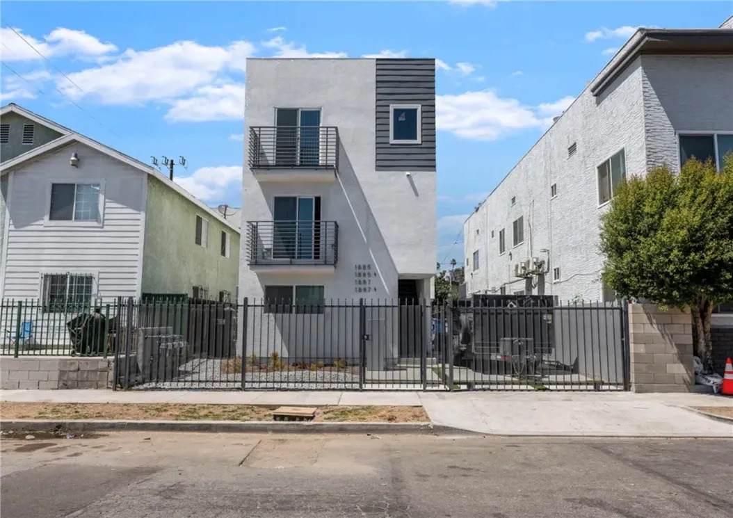 1885 20th Street - Photo 1