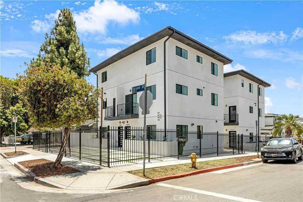 443 Harvard Boulevard - Photo 1