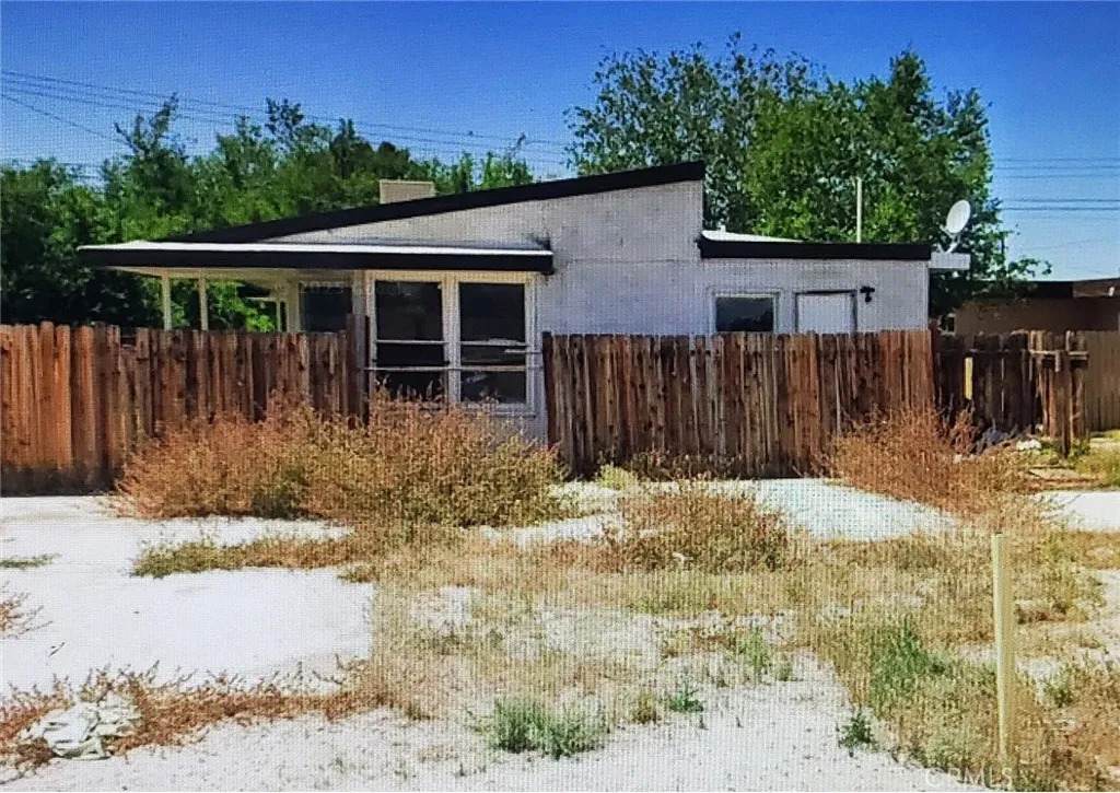 13215 Davenport - Photo 1