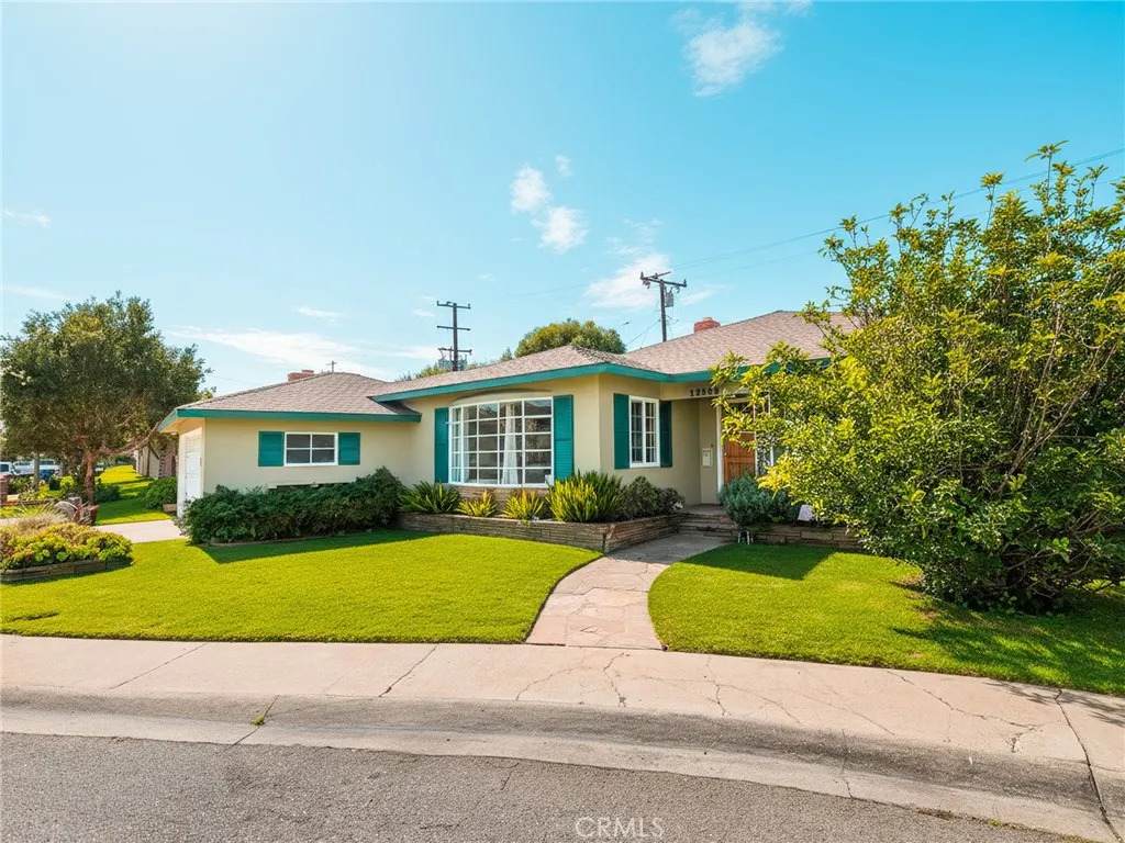 12509 Manor Drive - Photo 1
