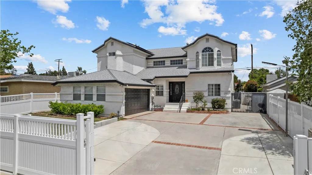 10206 Gothic - Photo 1
