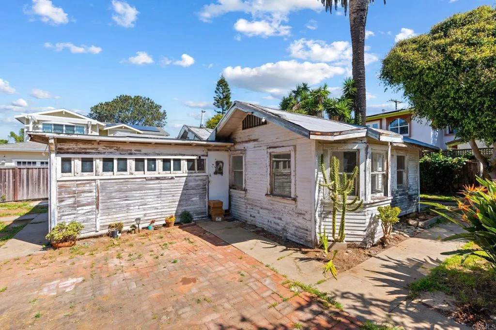 940 Hermes Avenue - Photo 1