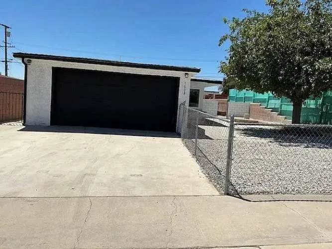 1008 Elizabeth Street - Photo 1