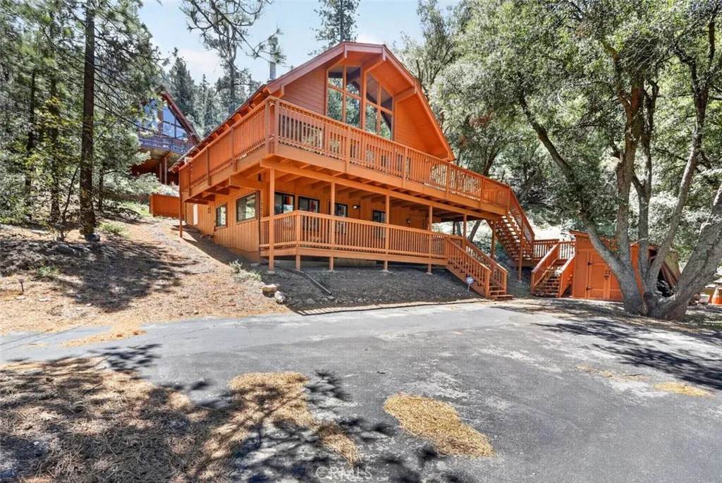 1523 Lassen Way - Photo 1