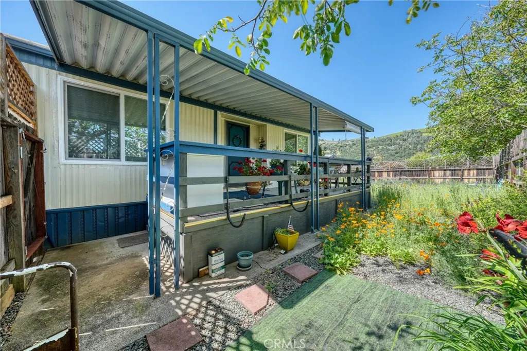13902 Apple Lane - Photo 1