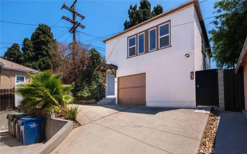 610 Fairview Boulevard - Photo 1