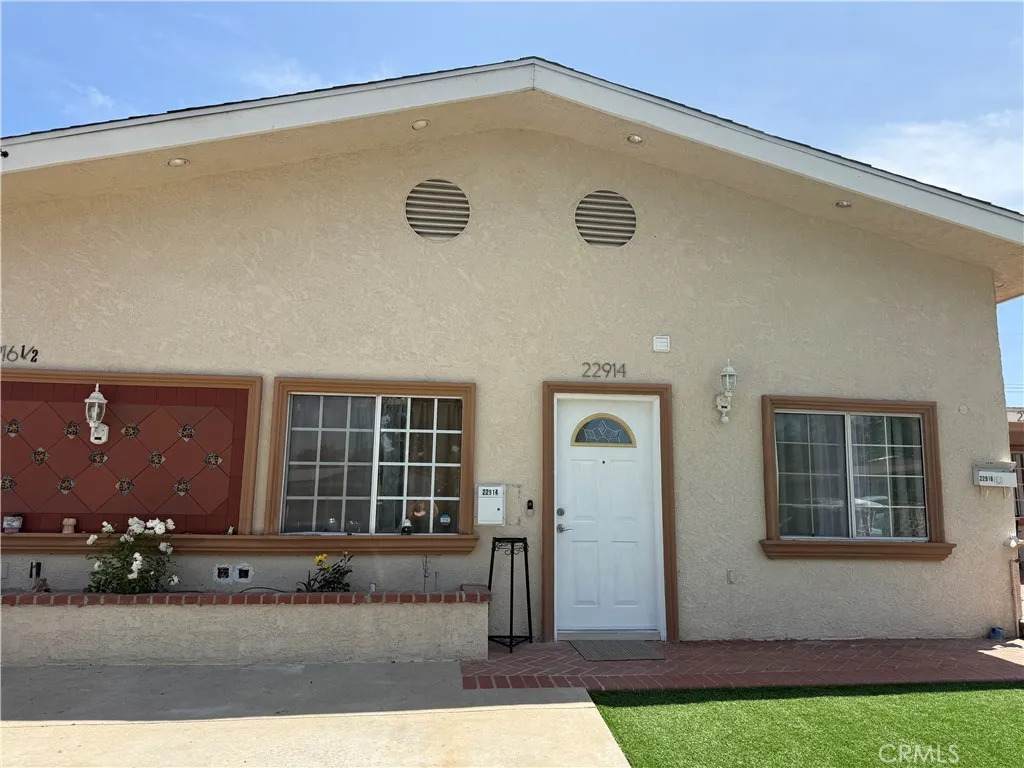 22914 Cantlay Street - Photo 1