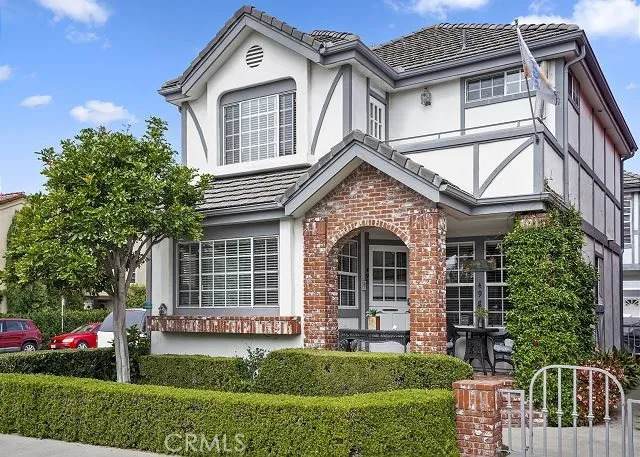 498 Park Ave - Photo 1