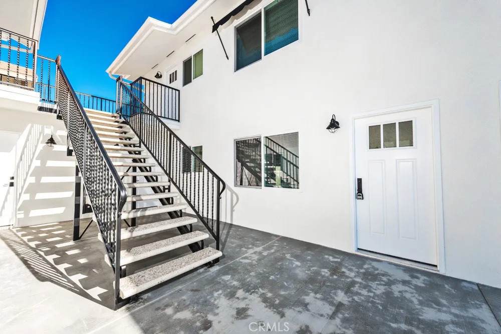 557 Olive Street - Photo 1