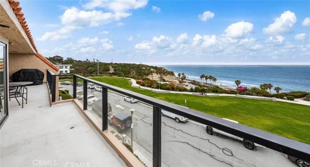 250 Avenida Lobeiro - Photo 1