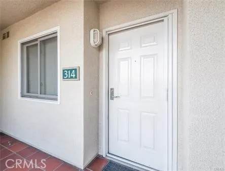 200 Pacific Coast Hwy - Photo 1