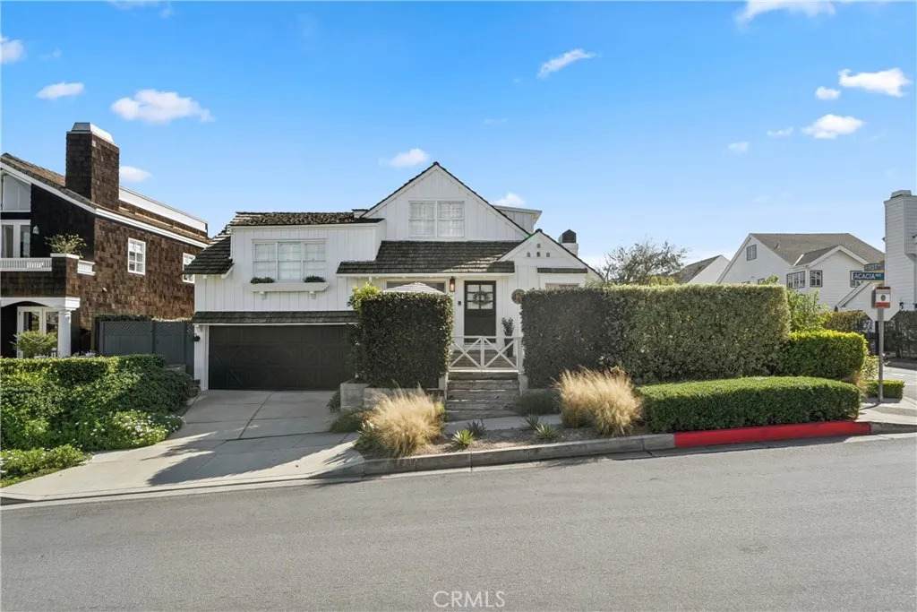 420 Acacia - Photo 1