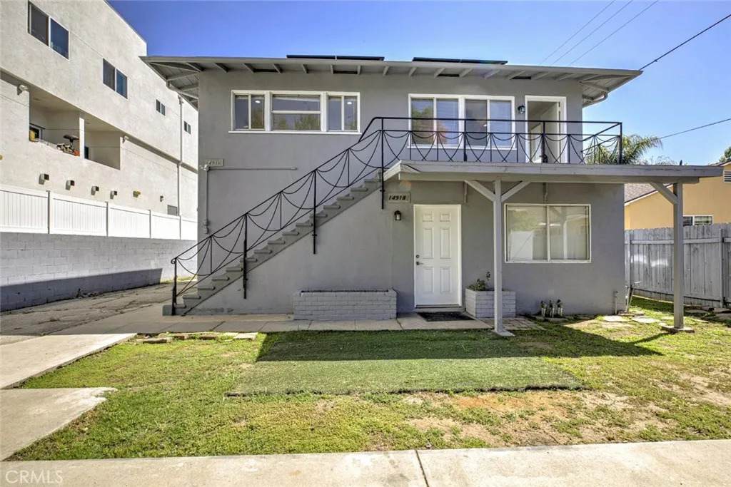 14916 Wyandotte - Photo 1
