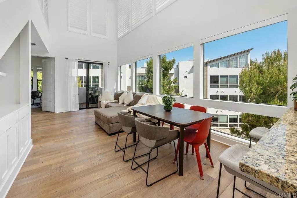 8383 Distinctive - Photo 1
