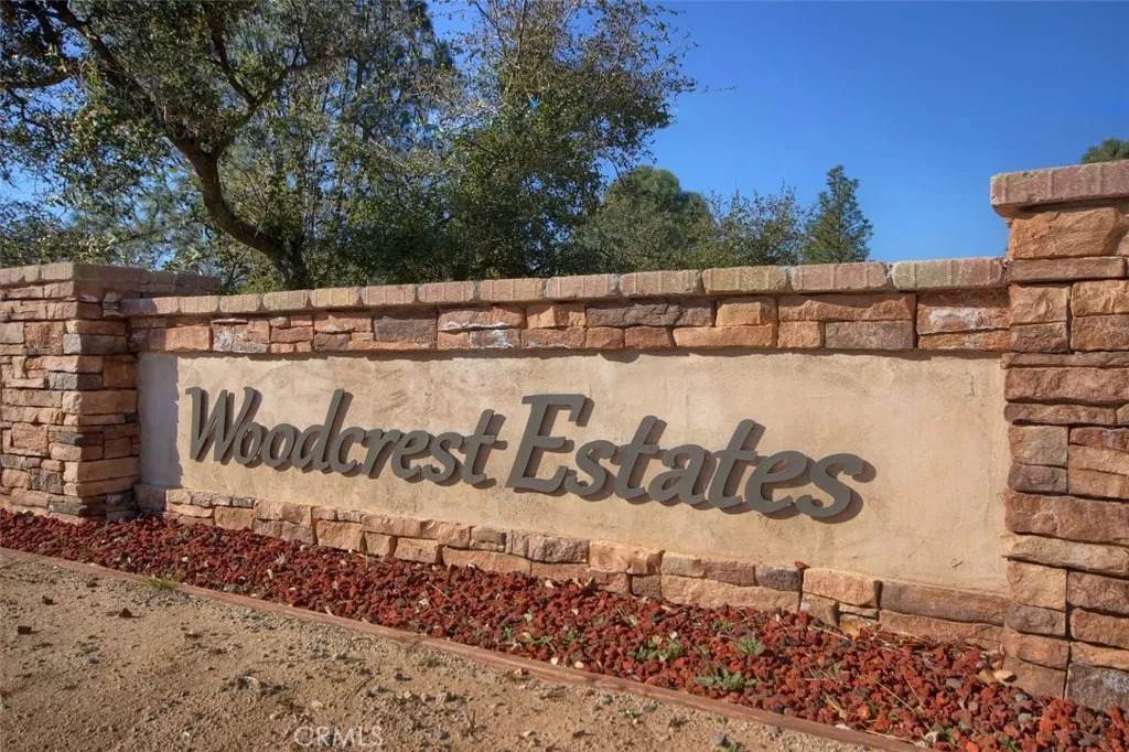 8 Timberwood - Photo 1