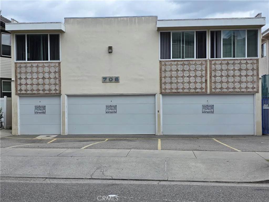 706 Harvard - Photo 1