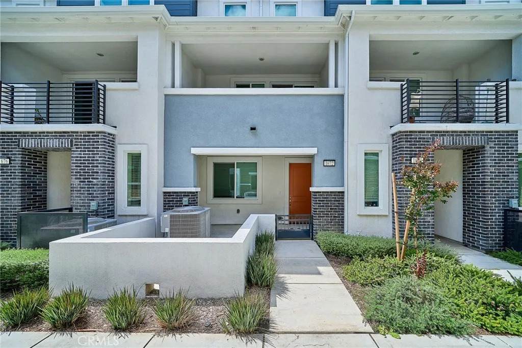 1672 Cayton - Photo 1