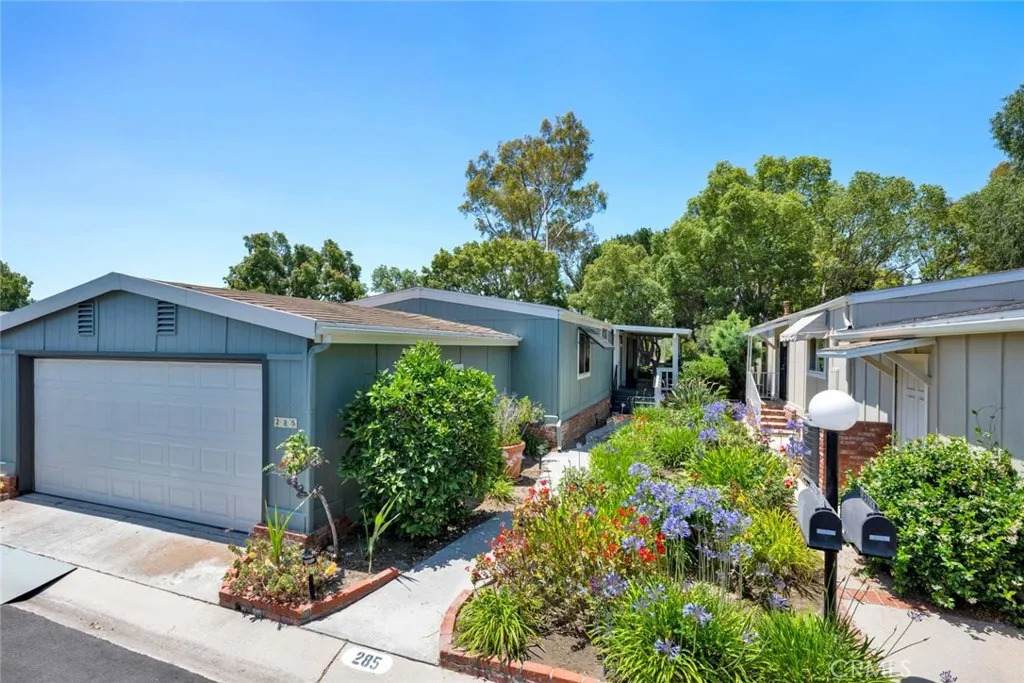 5200 Irvine Blvd. - Photo 1