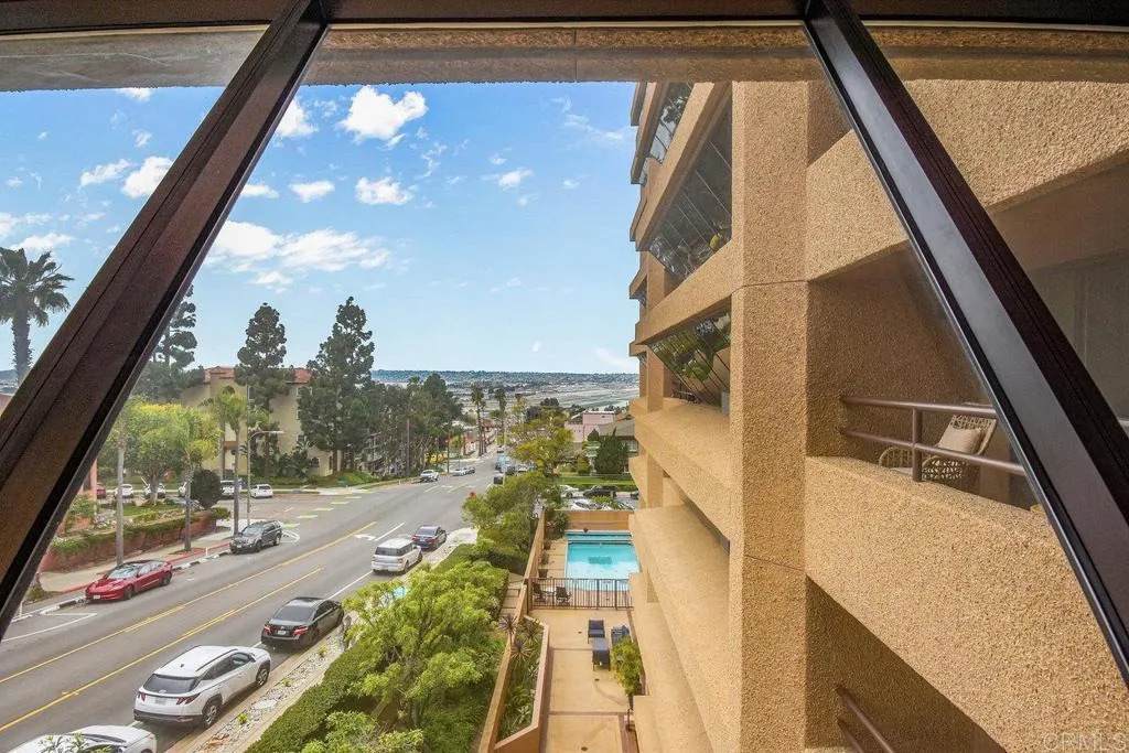 230 Laurel Street - Photo 1