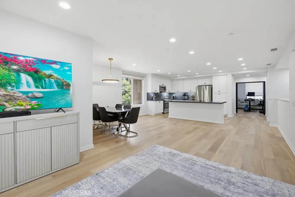 503 Rockefeller - Photo 1