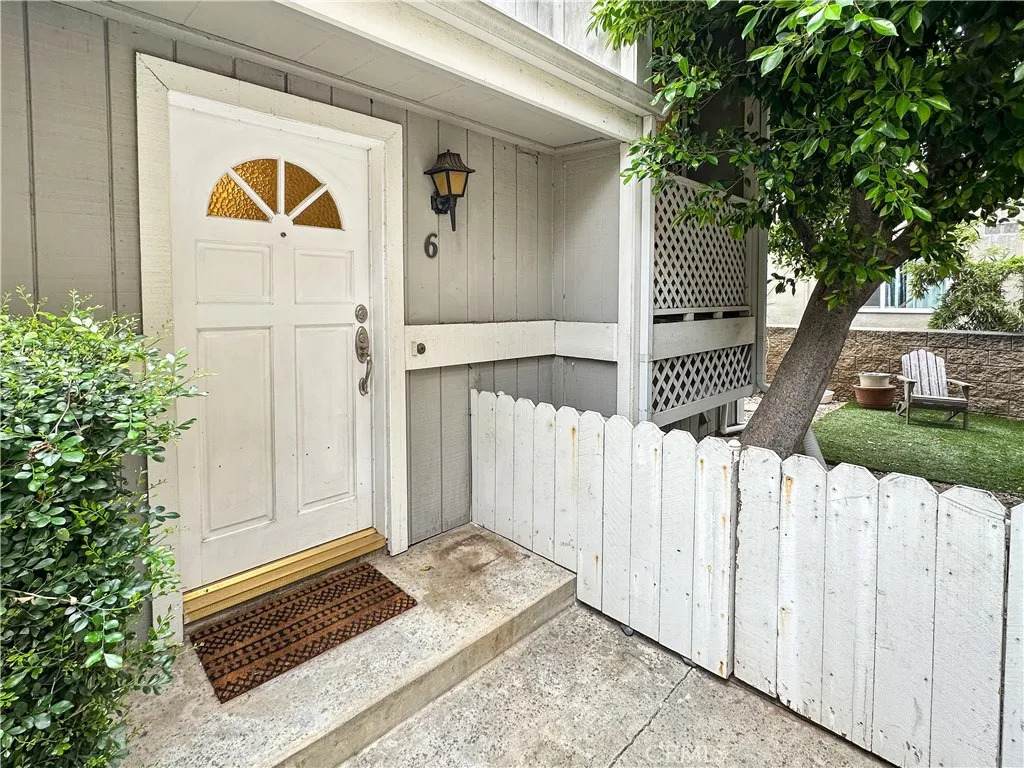 965 Del Mar Boulevard - Photo 1