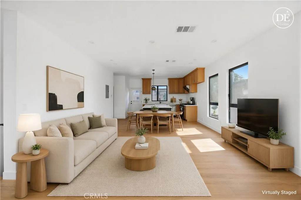 10156 Regent - Photo 1