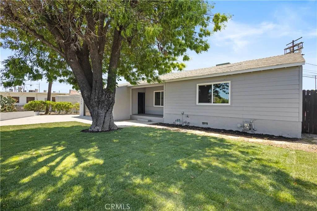 7629 Arcola - Photo 1