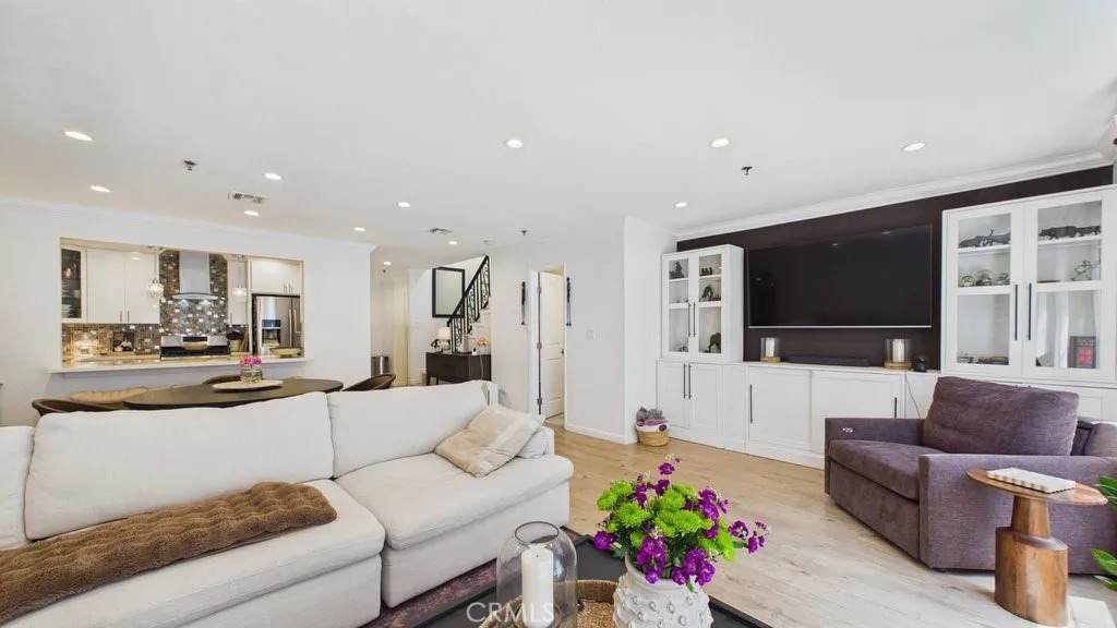 735 California - Photo 1