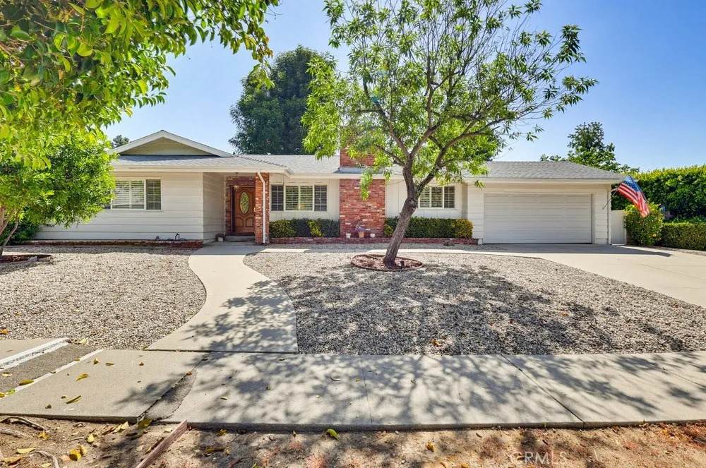 5728 Larryan - Photo 1